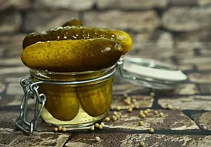 Восемь случаев ботулизма зарегистрировано с начала года в Беларуси. Как избежать заражения?