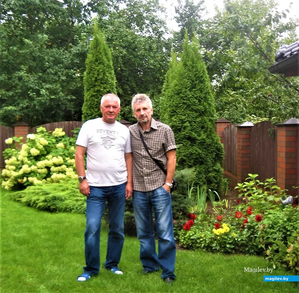 С одним из лучших друзей молодости – Аликом Метельским (слева). Могилев, 2007 год.