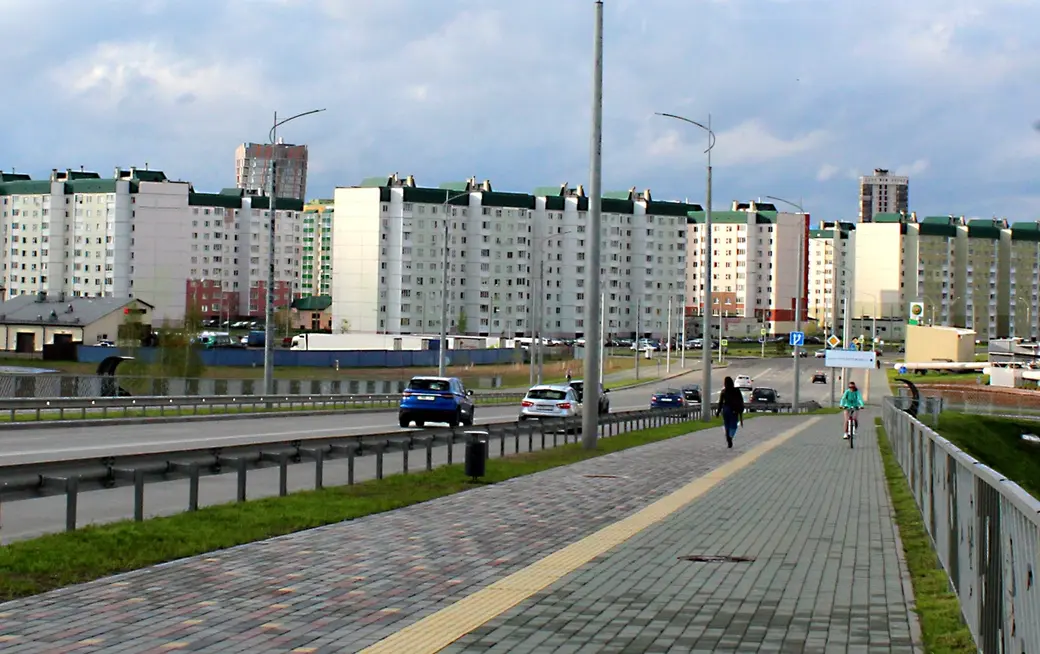 Велодорожка вдоль новой дороги к микрорайону Спутник-1. Могилев. 2022 год.