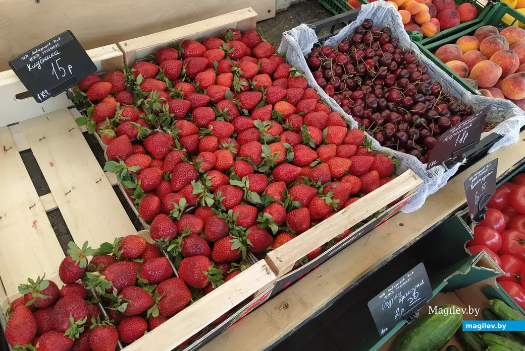 Уличная торговля в Могилеве. Июнь, 2022 год.