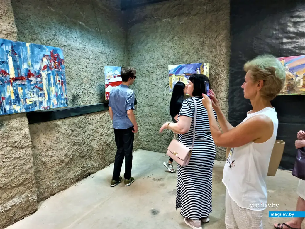 Выставка Игоря Адамовича «Город». Могилев, галерея Андрея Воробьева, 10.06.2022 года.