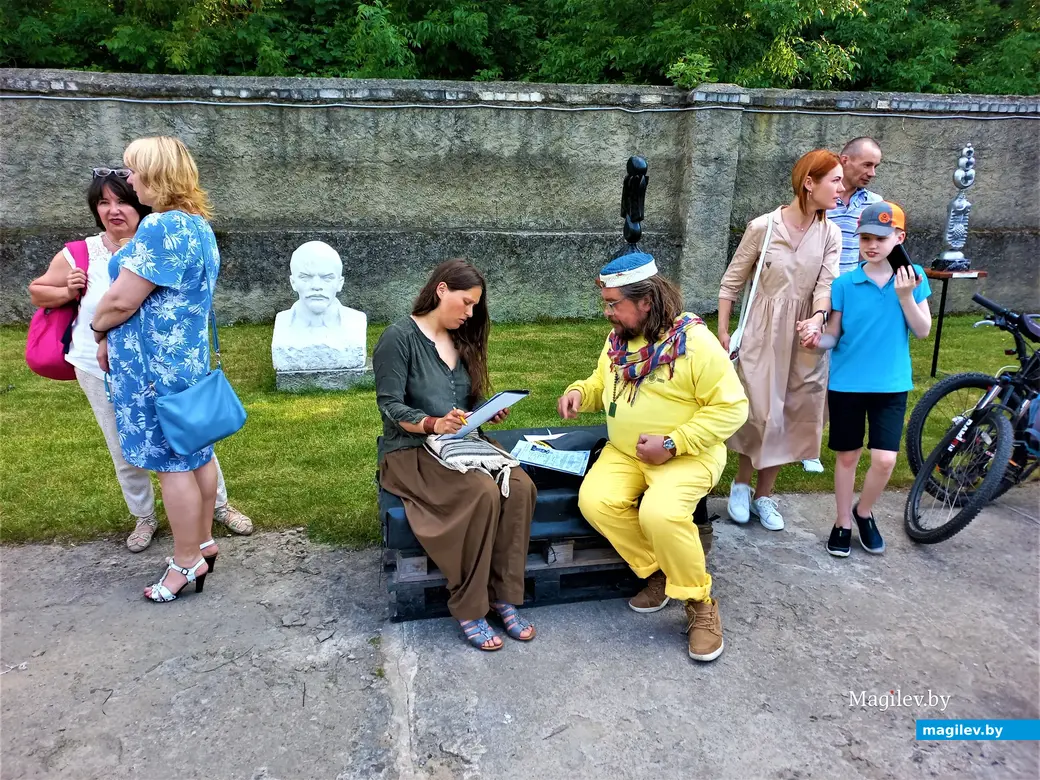 Выставка Игоря Адамовича «Город». Могилев, галерея Андрея Воробьева, 10.06.2022 года.