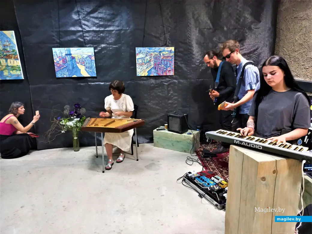 Выставка Игоря Адамовича «Город». Могилев, галерея Андрея Воробьева, 10.06.2022 года.