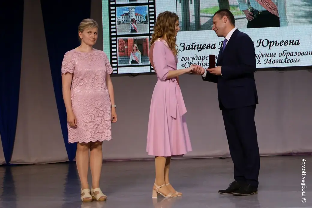 10.06.2022 г. Могилев. Чествование выпускников-медалистов