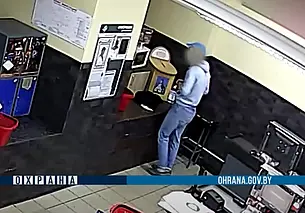 В Могилеве вор позарился на деньги из урны для пожертвований (видео)