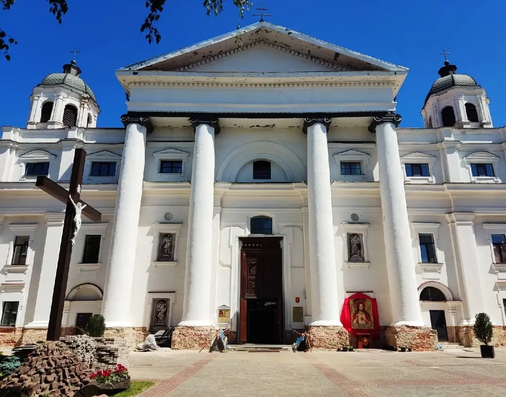 Магілёўскі касцёл агаліў свае падмуркі. Святы Станіслаў. 13.06.2022.