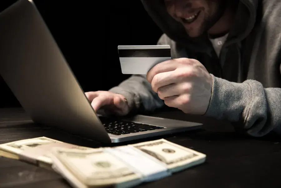 Мошенники придумали новый способ обмана клиентов «Беларусбанка». Фото носит иллюстративный характер.