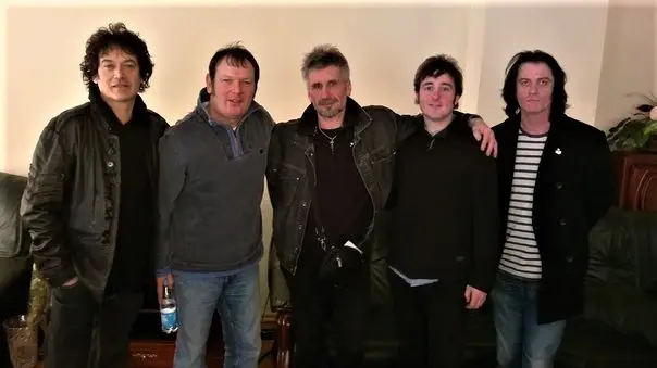 Автор этого материала с ливерпульской группой «Cover Beatles». Могилев, Дворец культуры области, 2013 год.