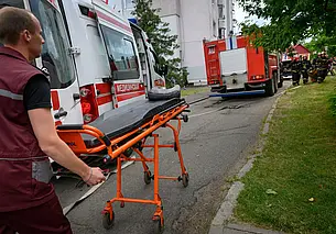 Бобруйчанка распылила лак для волос рядом с включенной газовой плитой и едва не сгорела