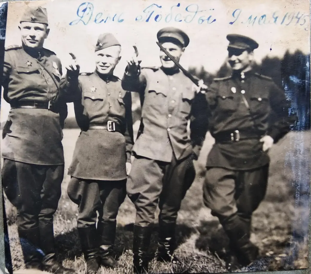 День Победы. Фото из архива Владимира Дубровского.