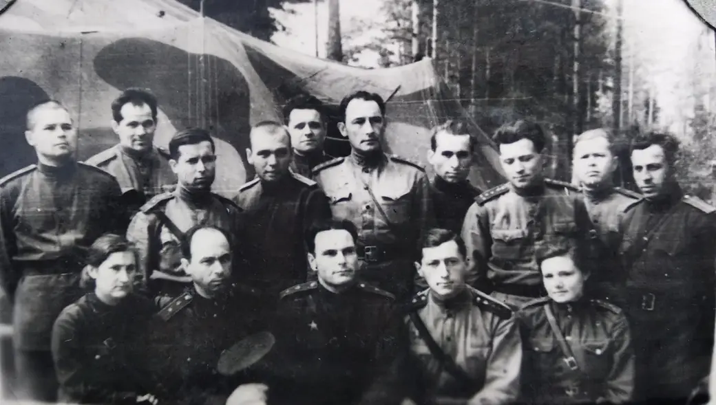 Военные медики. Фото из архива Владимира Дубровского.