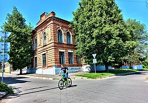 В поисках трехсотлетнего дуба, или Эта завораживающая Менжинка