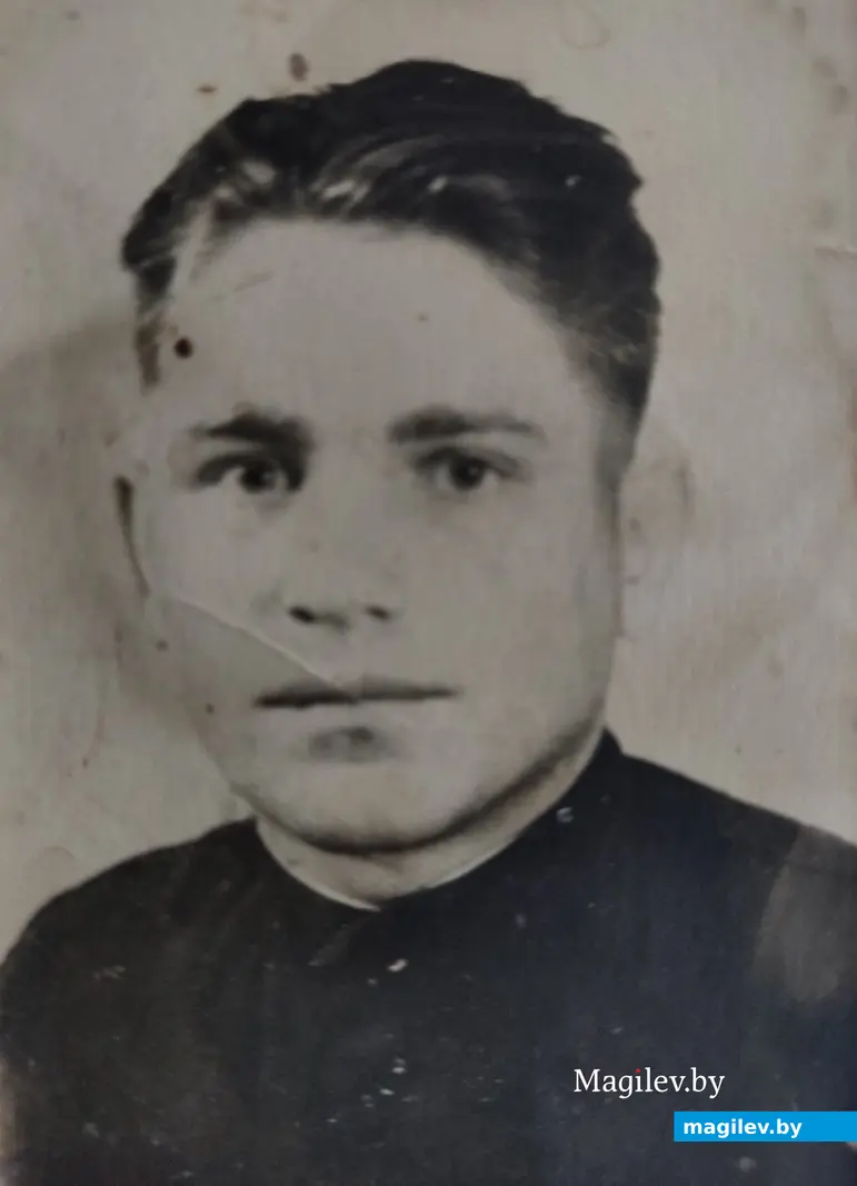 Мой дзед Юрка. Фотаздымак зроблены яшчэ да вайны, недзе ў 1939 годзе