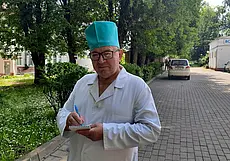 «На первые заработанные деньги купил кеды, майку и мяч». Главврач поликлиники – о своих первых заработках