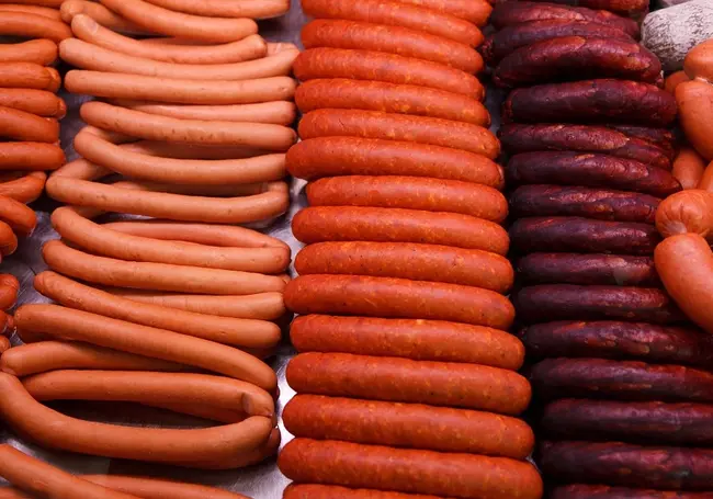 Производителю колбасы из Могилева выписали штраф свыше 1,5 млн рублей за завышение цен