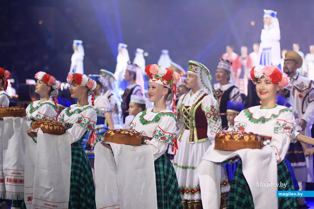 24 июня 2022 года. Торжественное открытие и гала-концерт фестиваля «Венок дружбы» в Бобруйске.
