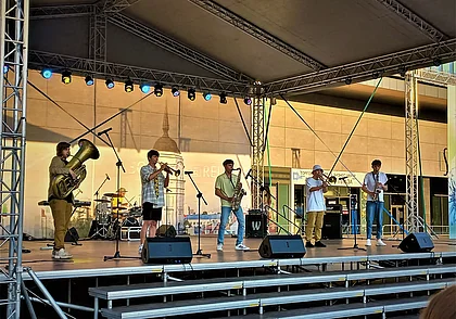 В воскресенье 26 июня город жил в молодежном ритме