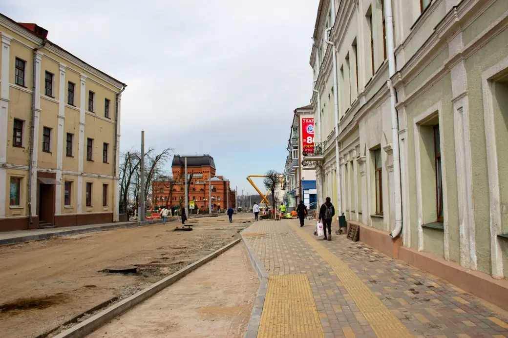На Комсомольской продолжается ремонт. Могилев, 19.04.2023 г. Фото: t.me/moymogilev