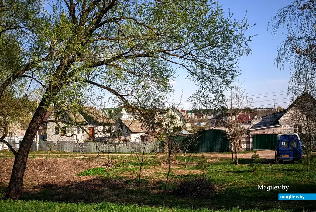 Весенний частный сектор по ул. Павлова. Могилев, 21 апреля 2023 года.