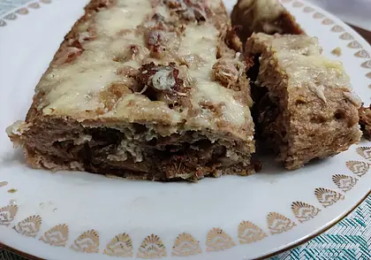 Готовим сами: мясной рулет с грибами и сыром