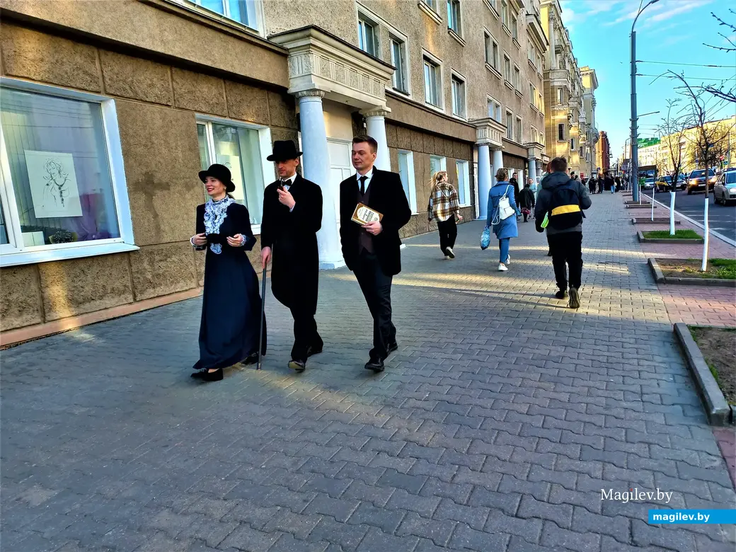 К Шерлоку Холмсу и доктору Ватсону присоединилась Мэри Поппинс.«Библионочь у Карла Маркса». Могилев, 21.04.2023 года.