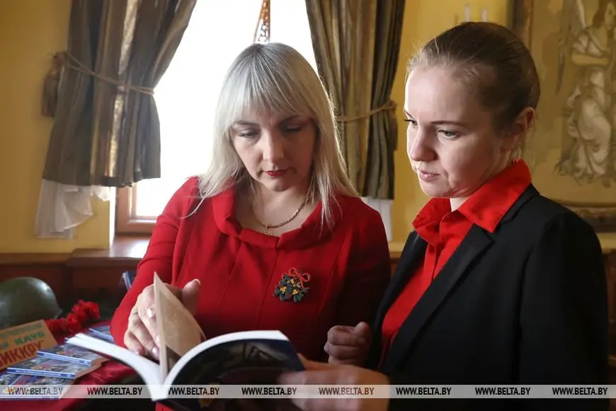 Поисковый клуб «Виккру» презентовал в Могилеве военно-исторический сборник «Могилевский поисковый вестник». Фото: БЕЛТА