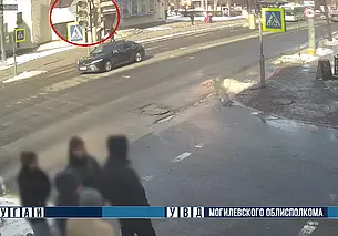 В Могилеве водитель такси получил «административку» за проезд на красный