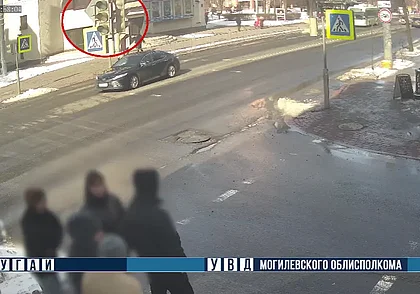 В Могилеве водитель такси получил «административку» за проезд на красный