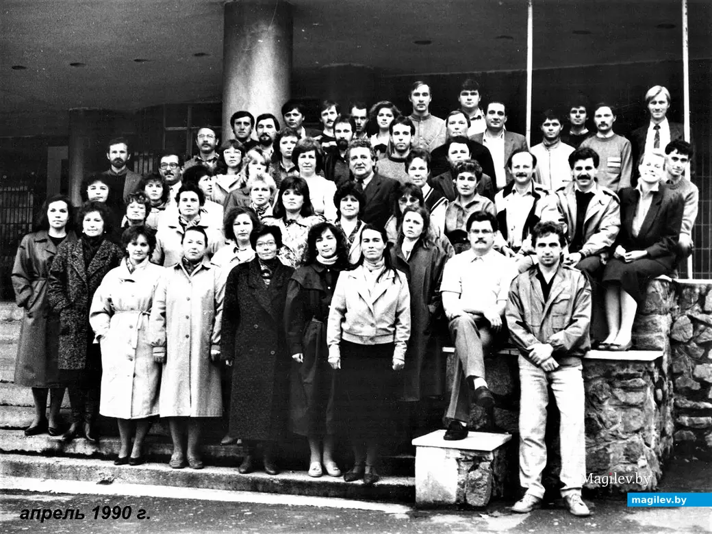 Это только половина отдела №11 – механизации и автоматизации сборочно-сварочных работ ПКТИАМ. Кто-то был в командировке, кто-то болел, был в отпуске, в отгуле, просто