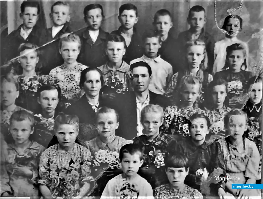 Выпуск 4 класса Казимировской начальной школы, 1947 год.