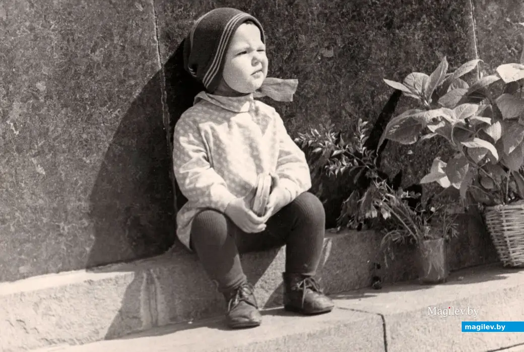 Площадь Ленина Могилева была одним из любимых мест для фотографирования на память в семье Александры Фарбер, прежде всего, потому что размещалась рядом. Фото начало