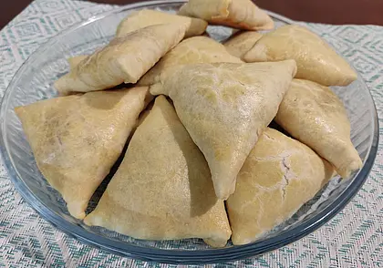 Готовим сами: треугольные пирожки с мясом и картошкой