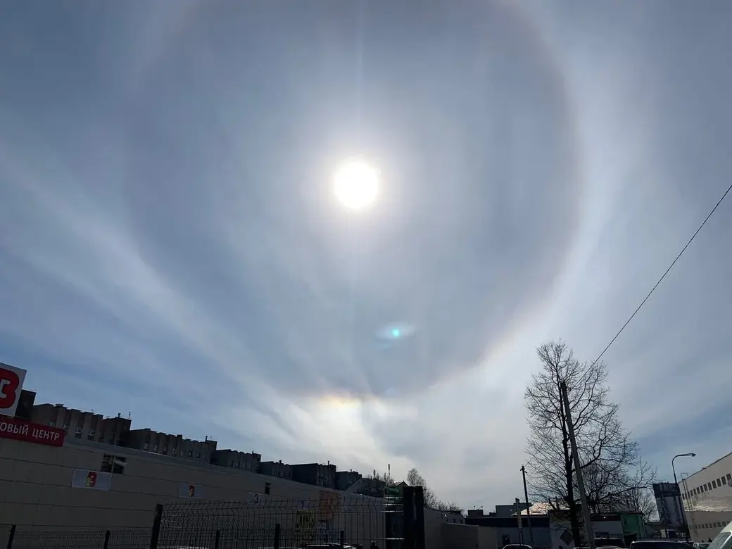 19.03.2023 г. Могилев. В небе замечено солнечное гало.