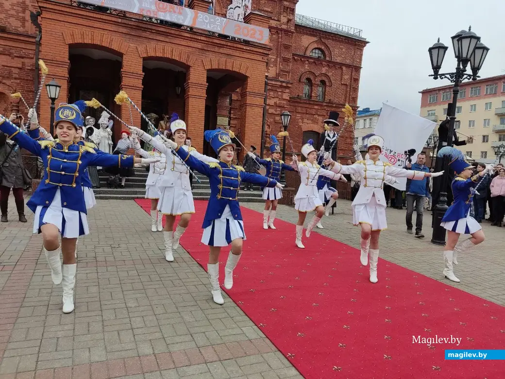 В Могилеве дан старт XVI международному театральному форуму «М.@rt.контакт». Театральная площадь, 20.03.2023 г.