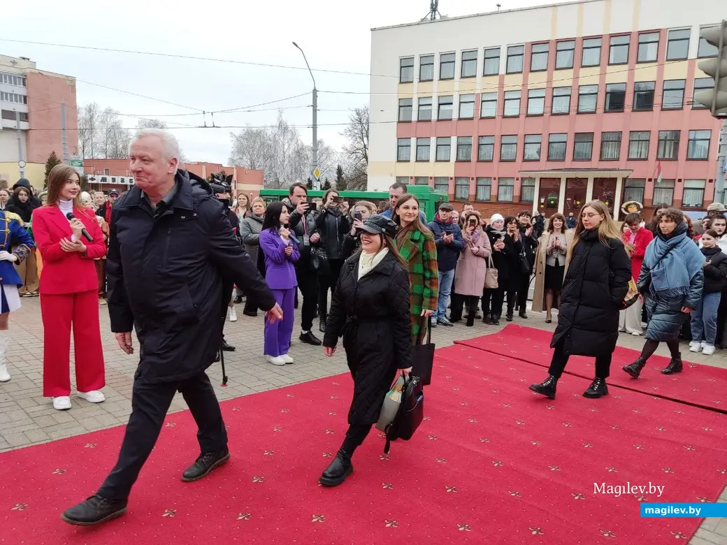 В Могилеве дан старт XVI международному театральному форуму «М.@rt.контакт». Театральная площадь, 20.03.2023 г.