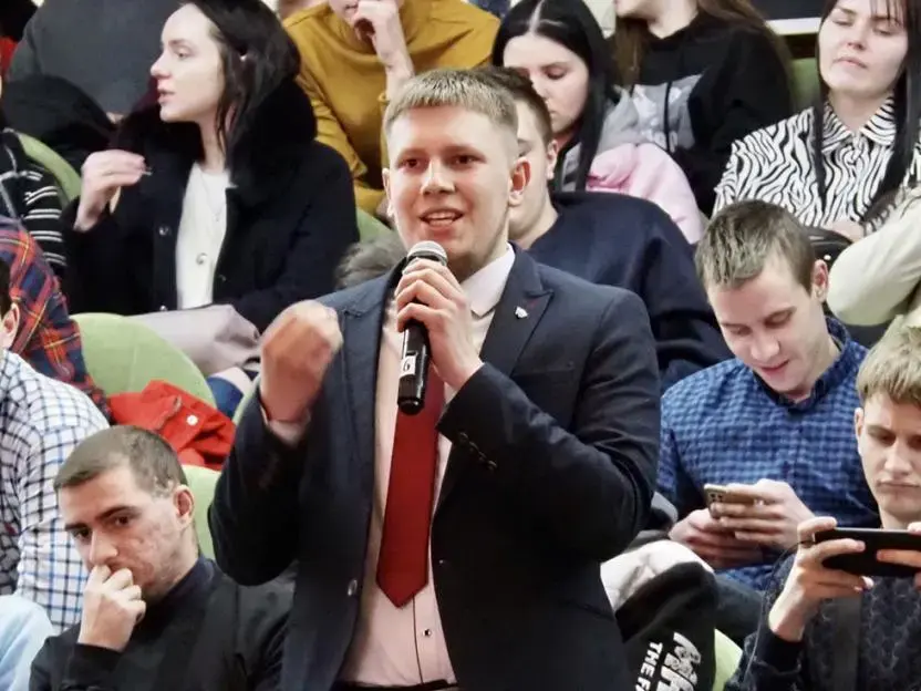 Встреча губернатора области Анатолия Исаченко и студенческой молодежи БГСХА прошла в Горках. Фото: mogilevnews.by