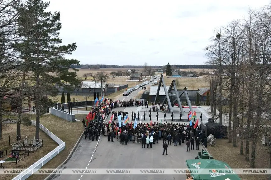 В Могилевской области почтили память жертв хатынской трагедии. Деревня Борки, Кировский район. 22.03.2023 г. Фото: БЕЛТА.