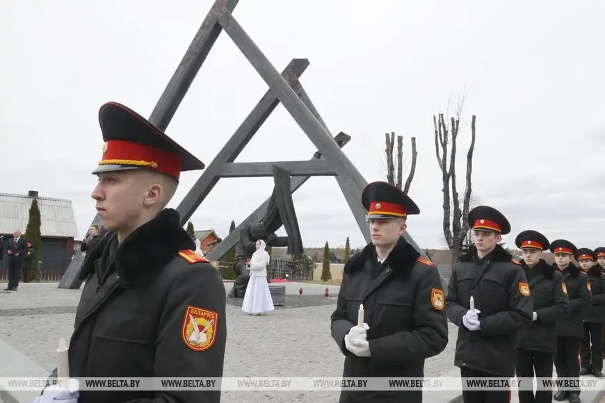 В Могилевской области почтили память жертв хатынской трагедии. Деревня Борки, Кировский район. 22.03.2023 г. Фото: БЕЛТА.