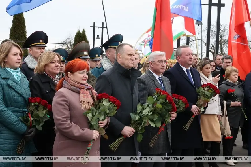 В Могилевской области почтили память жертв хатынской трагедии. Деревня Борки, Кировский район. 22.03.2023 г. Фото: БЕЛТА.