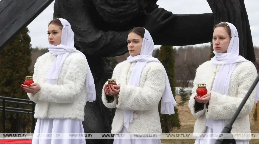 В Могилевской области почтили память жертв хатынской трагедии. Деревня Борки, Кировский район. 22.03.2023 г. Фото: БЕЛТА.