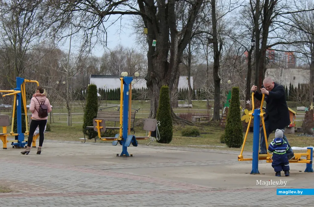 Ранняя весна. Могилев. Парк Подниколья, 23 марта 2023 года.