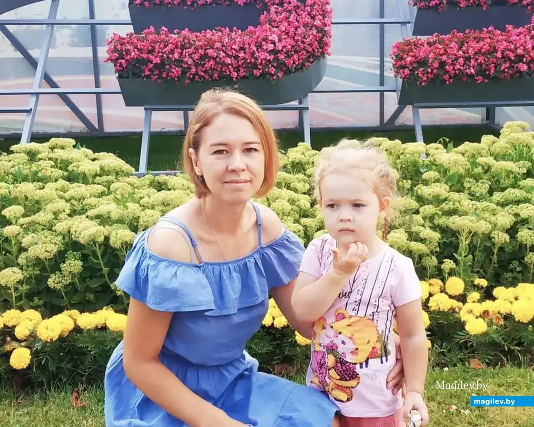 Дочки – музы для нашей героини.