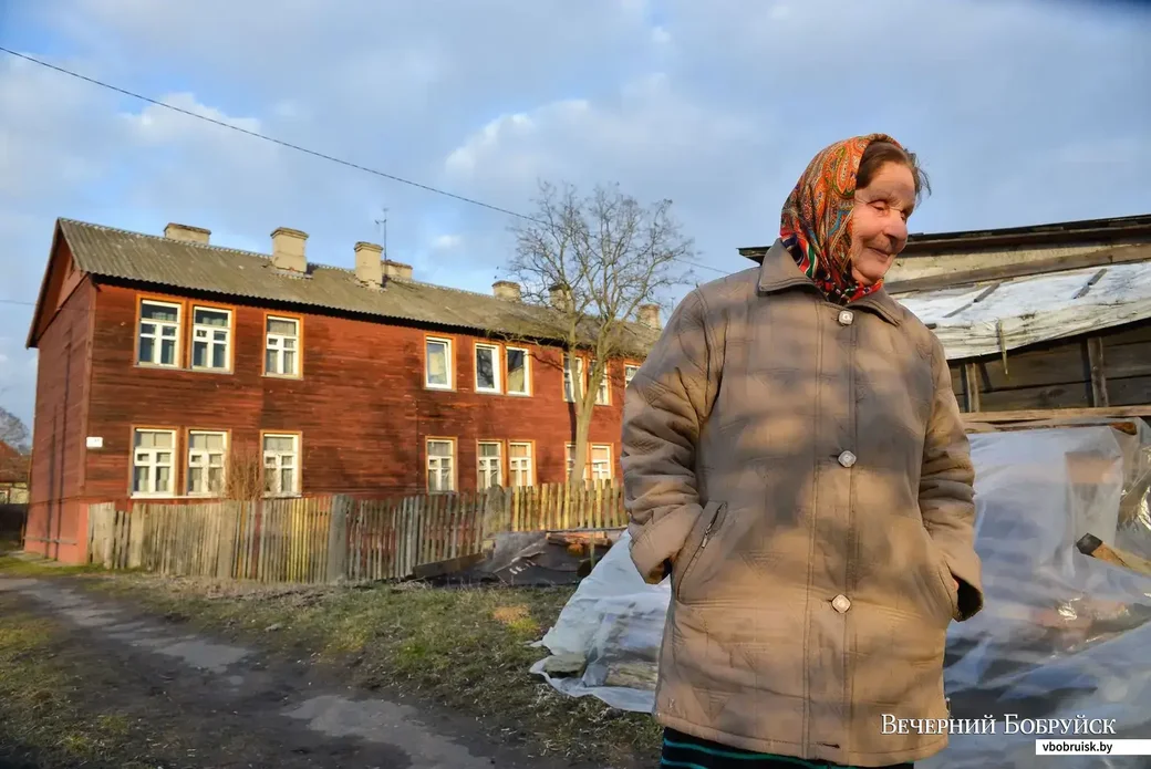2020 г. Валентина Игнатьевна Фурс живёт в бараке у станции «Березина»