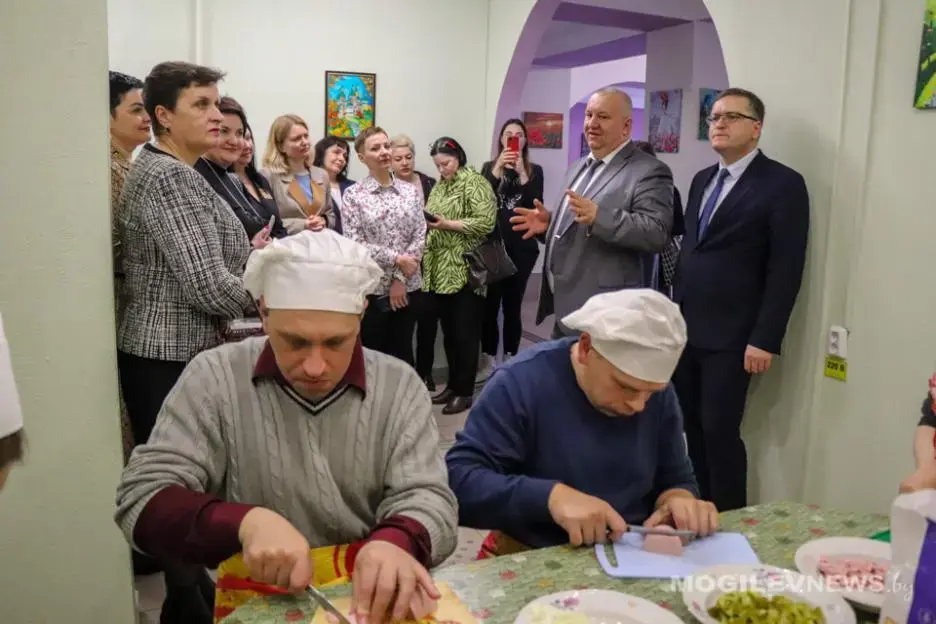 Участники республиканского семинара посетили центр социального обслуживания населения Октябрьского района Могилева. 24.03.2023 г. Фото: mogilevnews.by