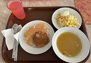 «А капуста должна быть кислой?»: после недорогого обеда в столовой «Горэлектротранспорта» остались вопросы