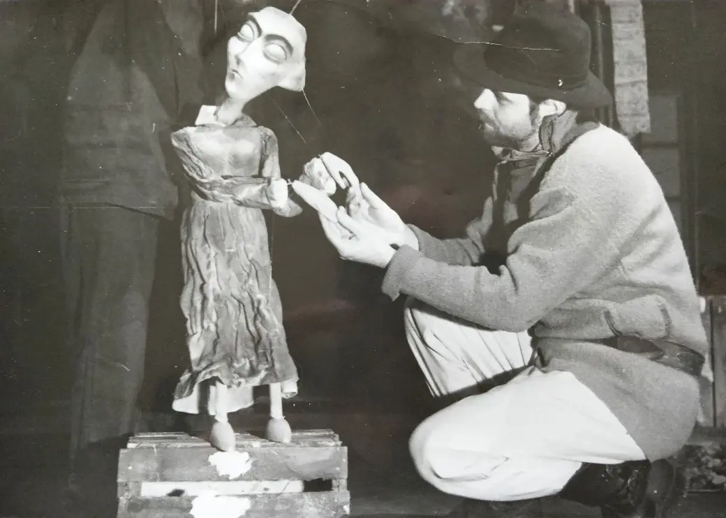 Олег Жюгжда в спектакле «Дракон» по пьесе Е. Шварца, 1990 г.