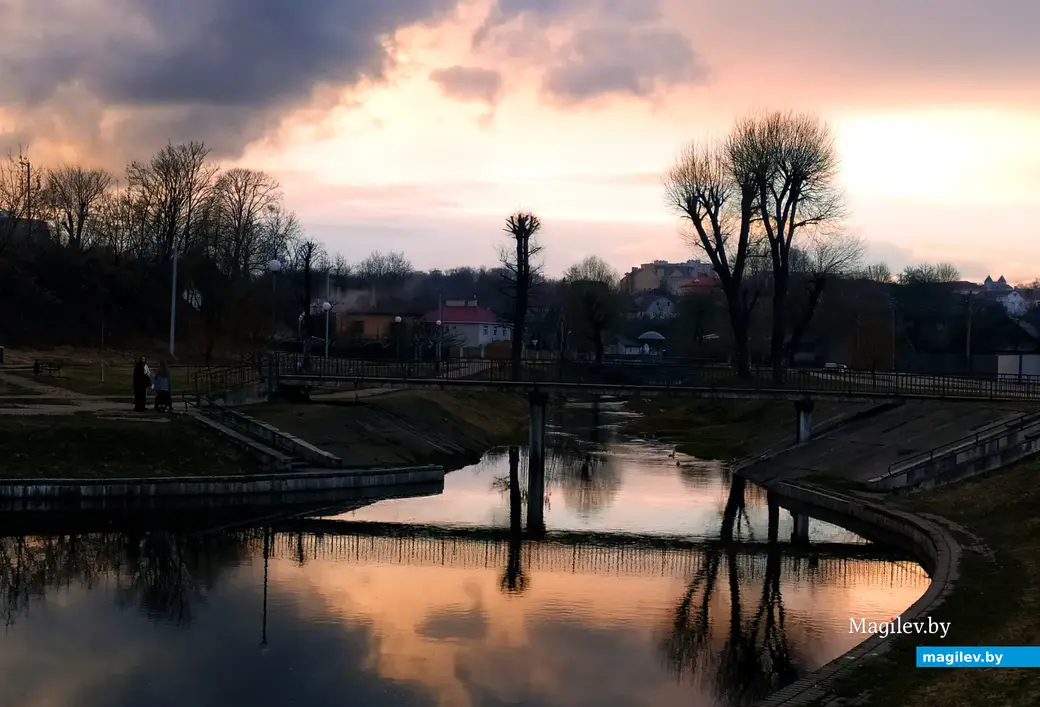 Вечерняя Дубровенка в ожидании весны. 26 марта 2023 года.