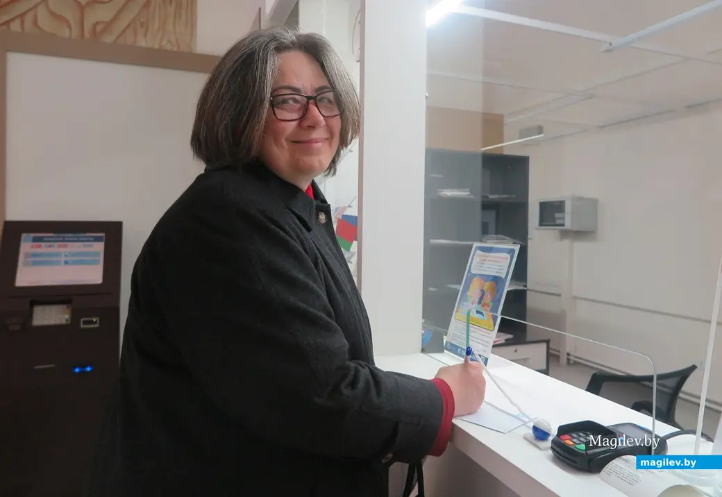 28.03.2023. Могилев, Первомайская, Главпочтамт. Людей утром в будний день здесь немного.