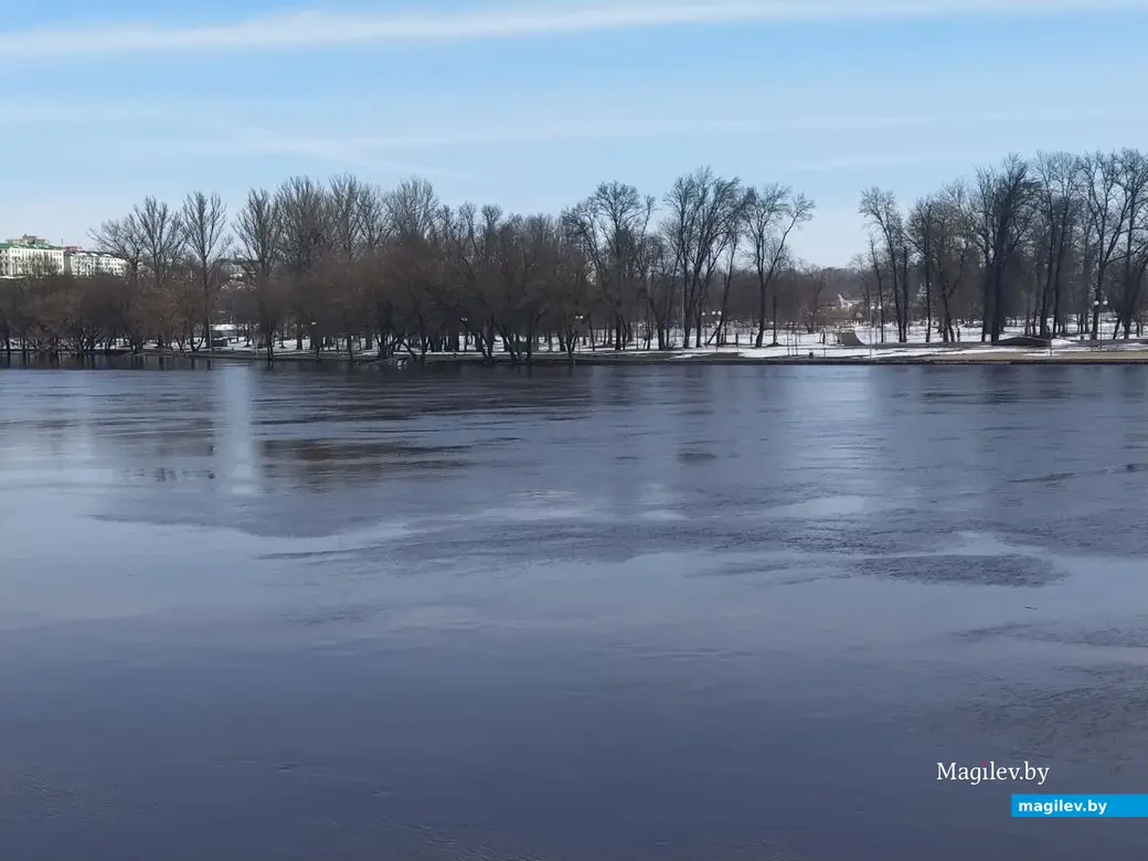 Река Днепр в Могилеве. 31 марта 2023 года.