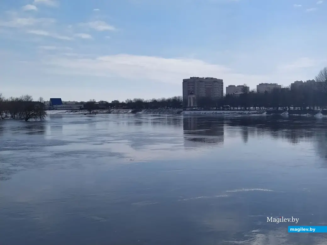 Река Днепр в Могилеве. 31 марта 2023 года.